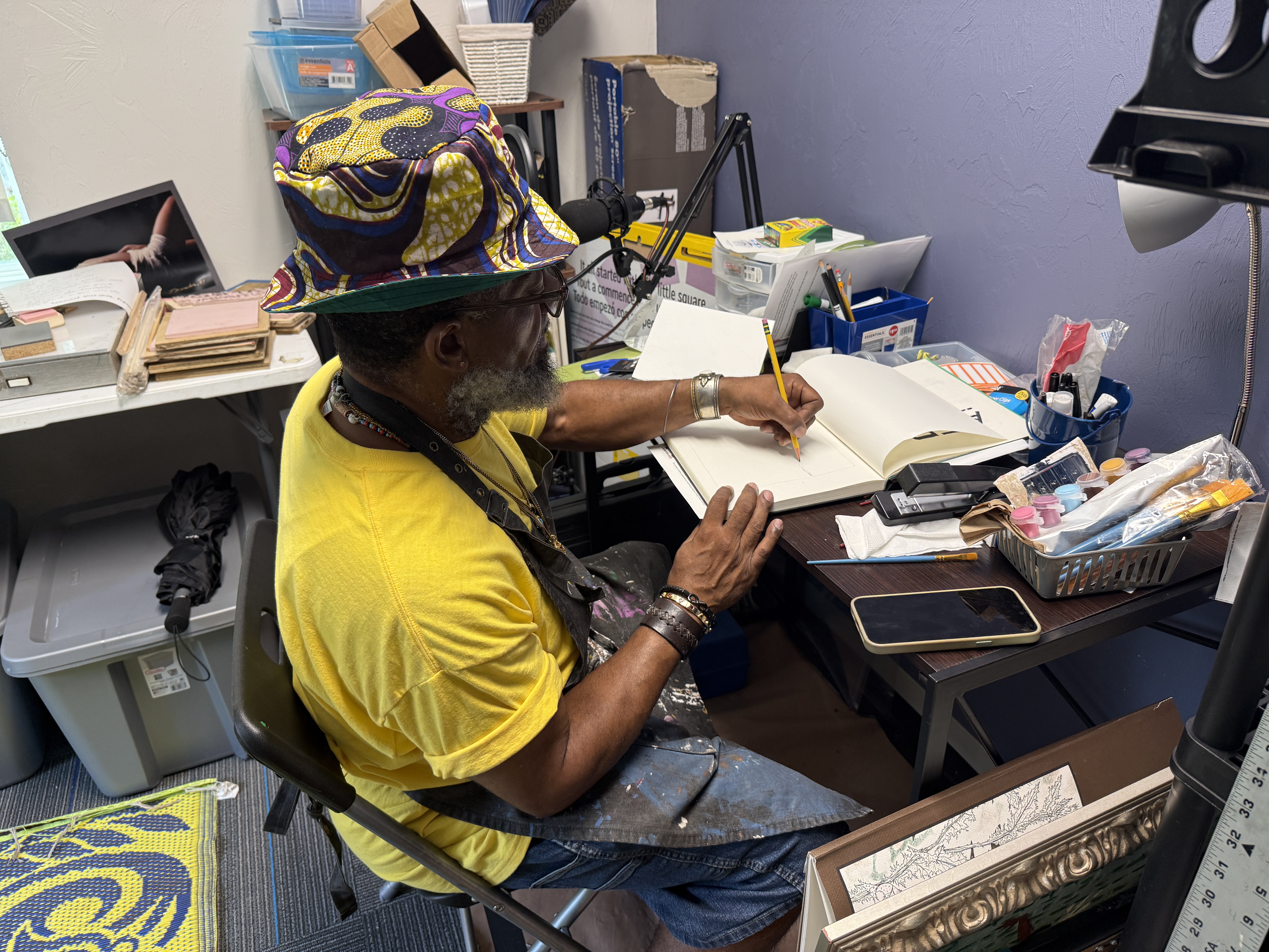 Artist Turbado Marabou at Oakview Community Center